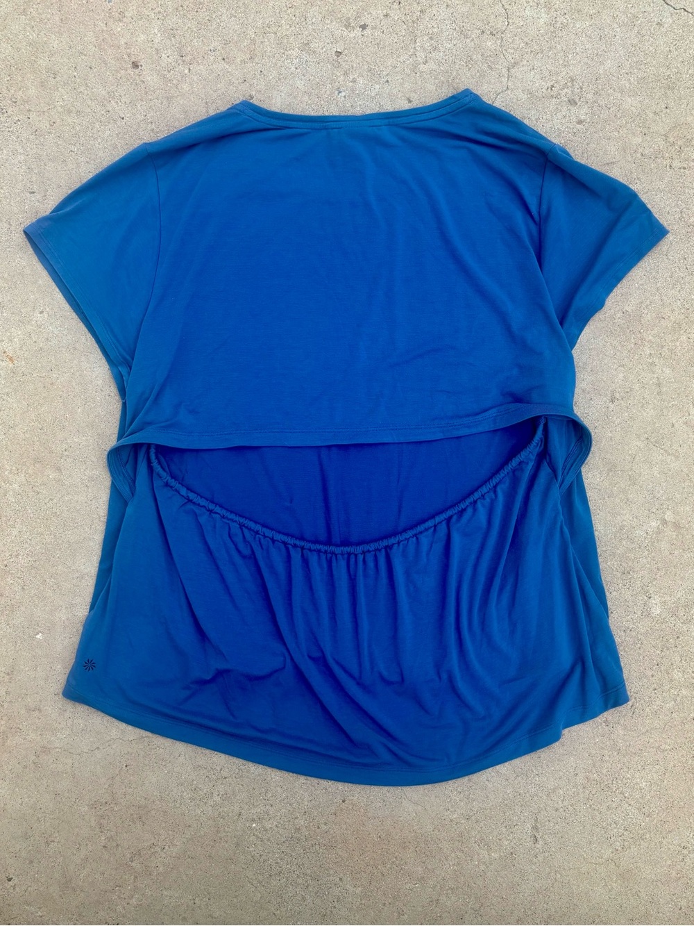 Athleta ultra soft peekaboo open back Tshirt cerulean blue 2X